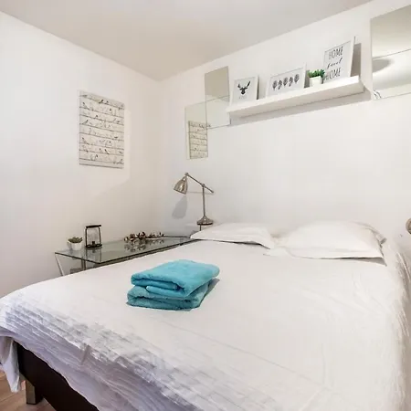 Apartment Rihour *