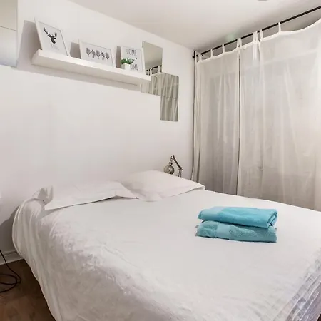 Apartment Rihour *